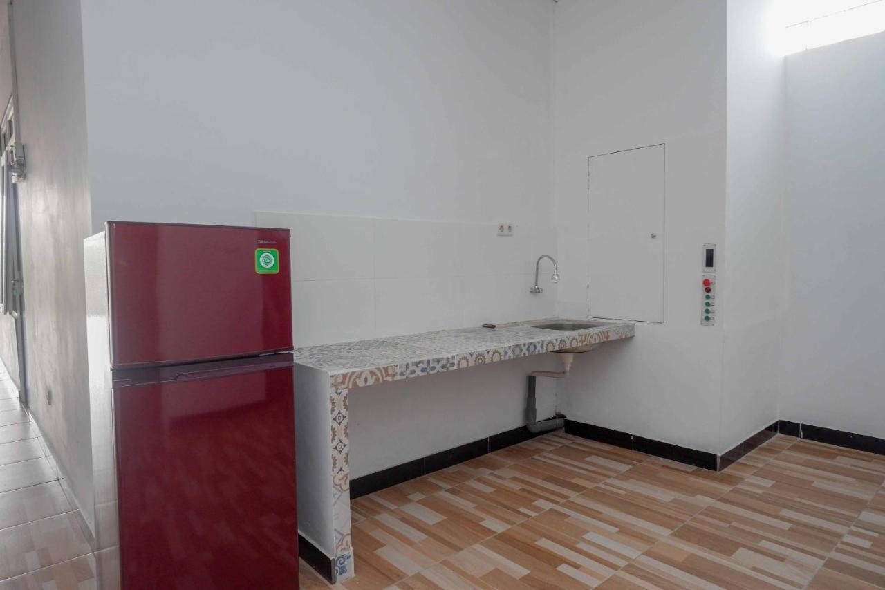 Reddoorz Plus Near Patung Kuda Undip Jatingaleh Zewnętrze zdjęcie