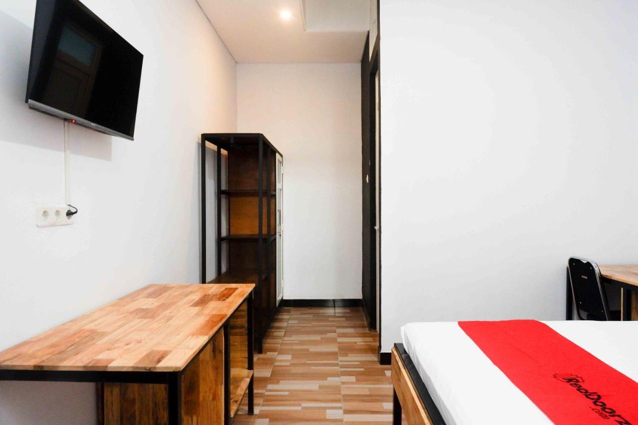 Reddoorz Plus Near Patung Kuda Undip Jatingaleh Zewnętrze zdjęcie